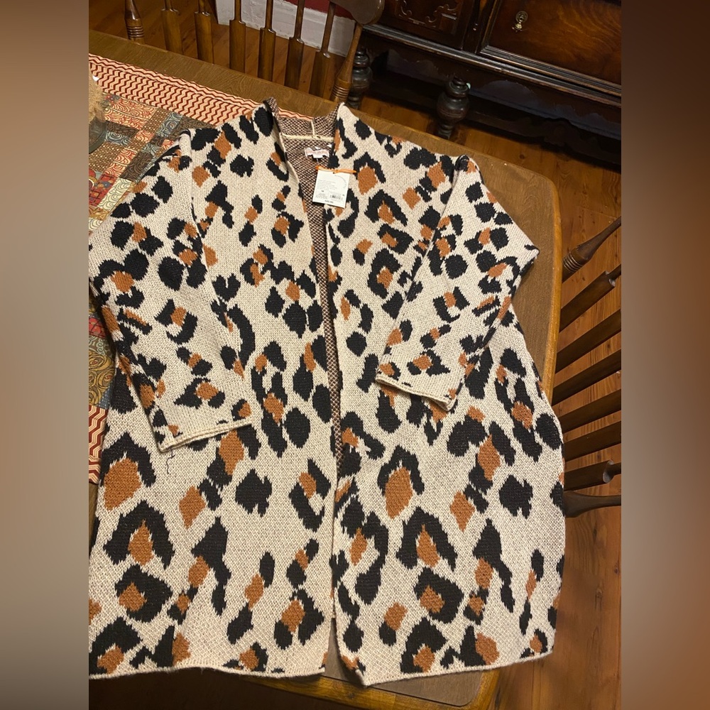 Knox rose sweater with pockets
Brand new